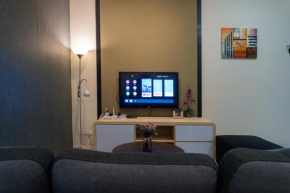 Mount Austin #Akademik Suite Floral Deer Studio 2-4pax #MSPro
